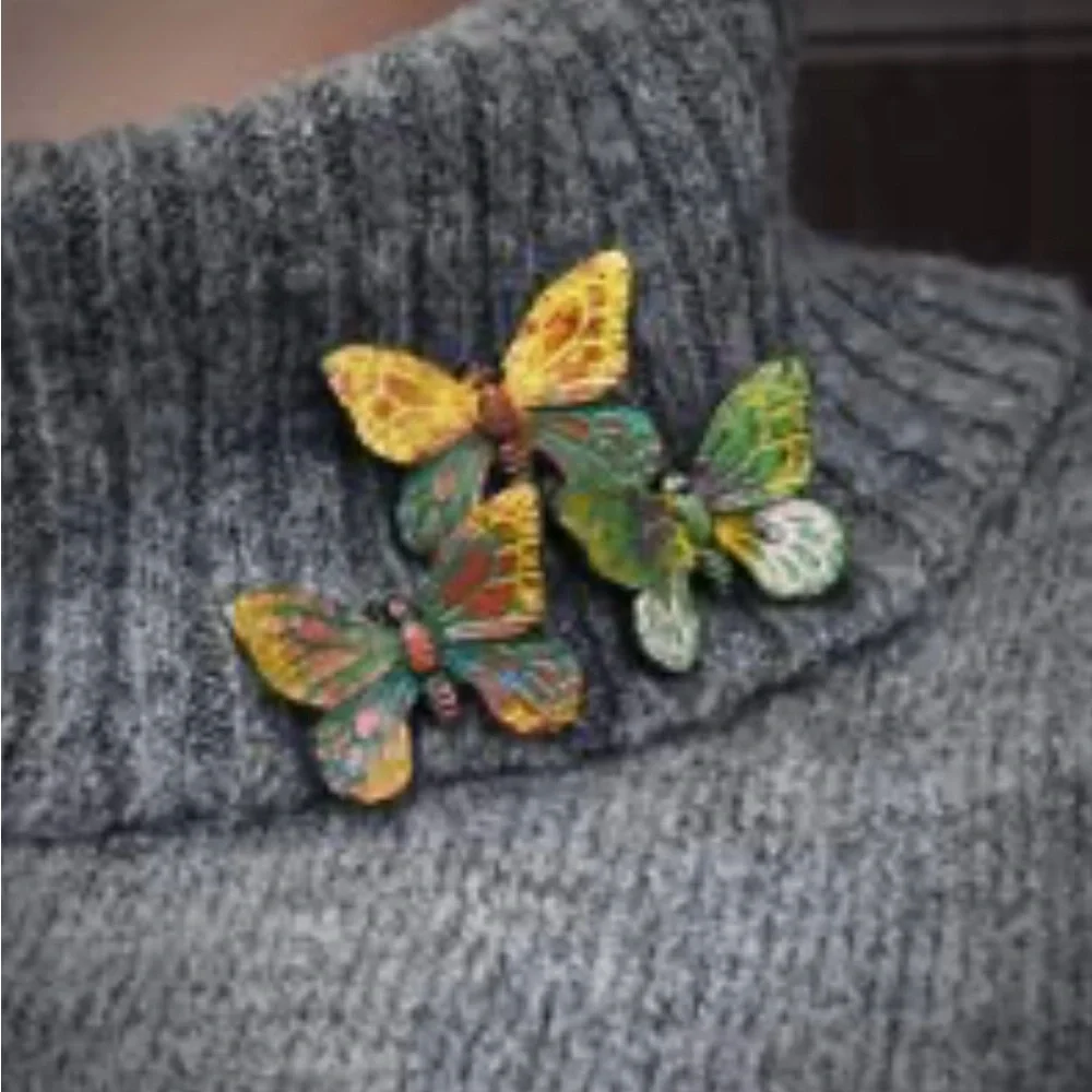 Nicole Blue Vibrant Butterfly Brooch with Pearl - Picture 3 of 4